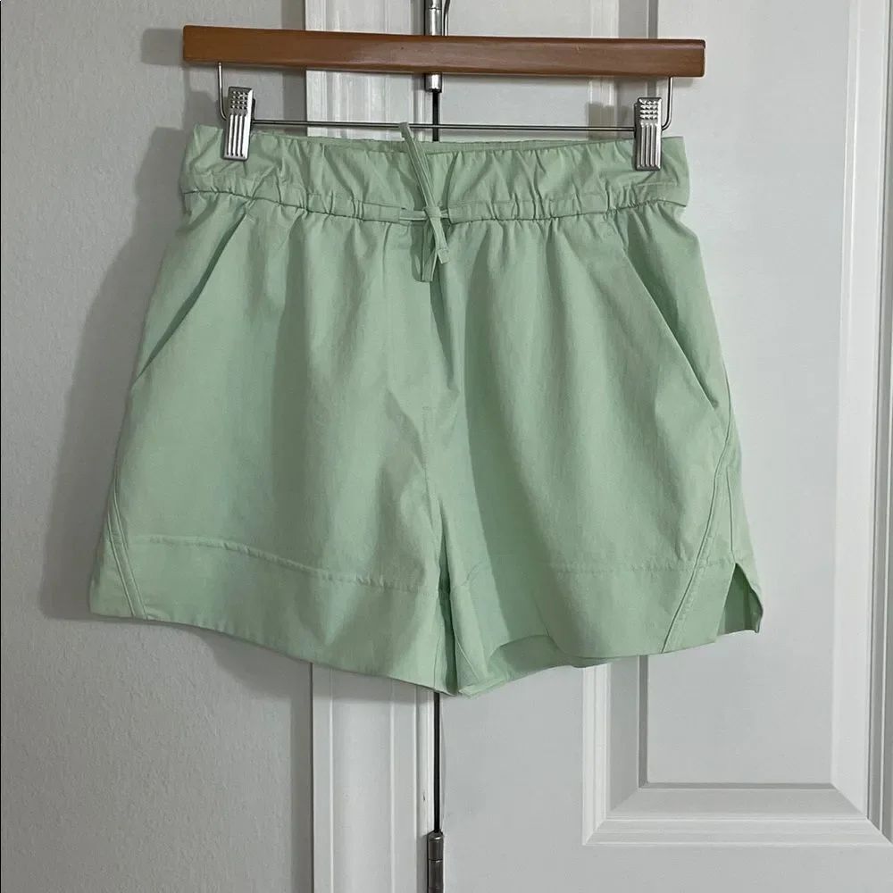 Lululemon Cinchanle High Rise Shorts